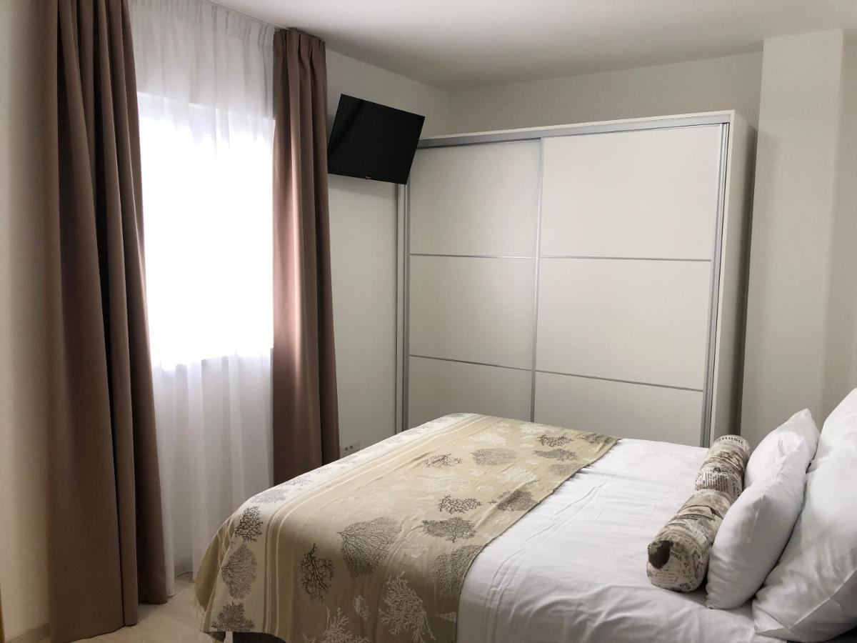 Seafront 2-Bedroom Apartment Nika - Rabac Bagian luar foto
