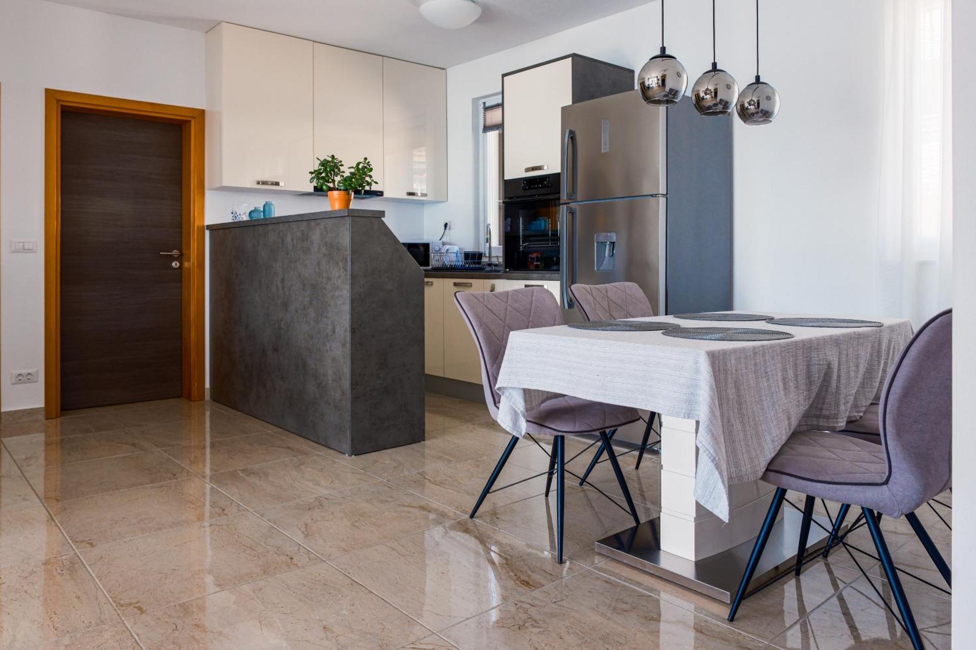 Seafront 2-Bedroom Apartment Nika - Rabac Bagian luar foto